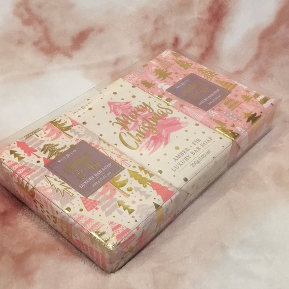 Mia & Co Christmas Holiday Scented Amber & Fir Luxury Soap Bar Set of Three NWT - Picture 6 of 16